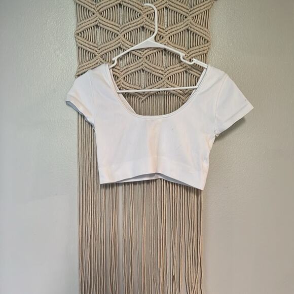 NWOT **sold out on website**aerie seamless gold ring crop white size L - Picture 3 of 3